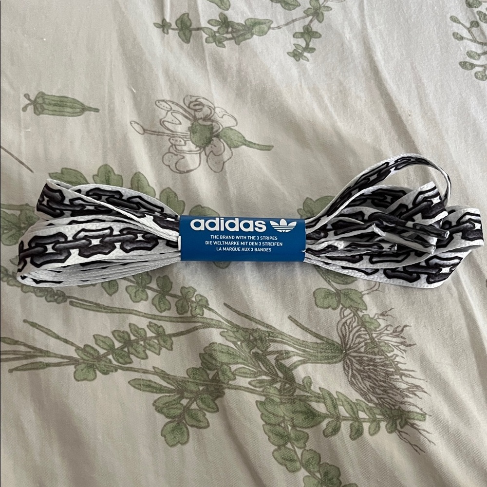 Adidas Black and White Chain pattern shoelaces